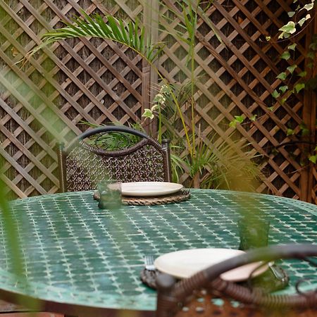 Ground Floor Holiday Apartment With Terrace And Pool In Puerto Banus, Marbella Ngoại thất bức ảnh