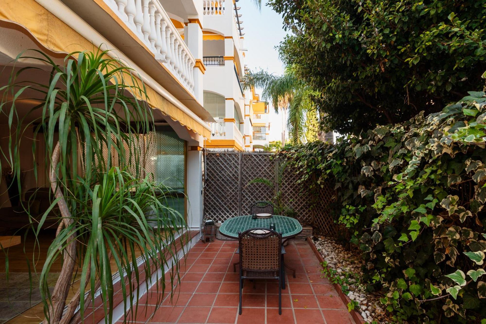 Ground Floor Holiday Apartment With Terrace And Pool In Puerto Banus, Marbella Ngoại thất bức ảnh